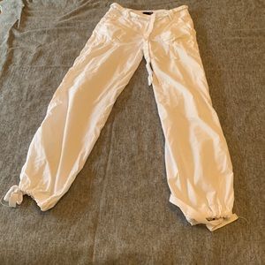 H&M white woman’s casual pants. Size 4